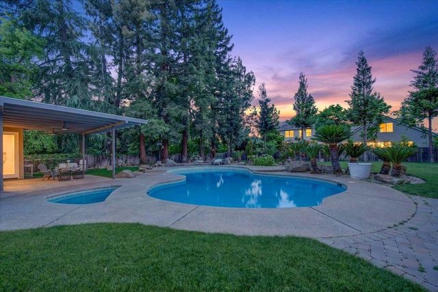 5261 N Van Ness Boulevard, Fresno, CA 93711