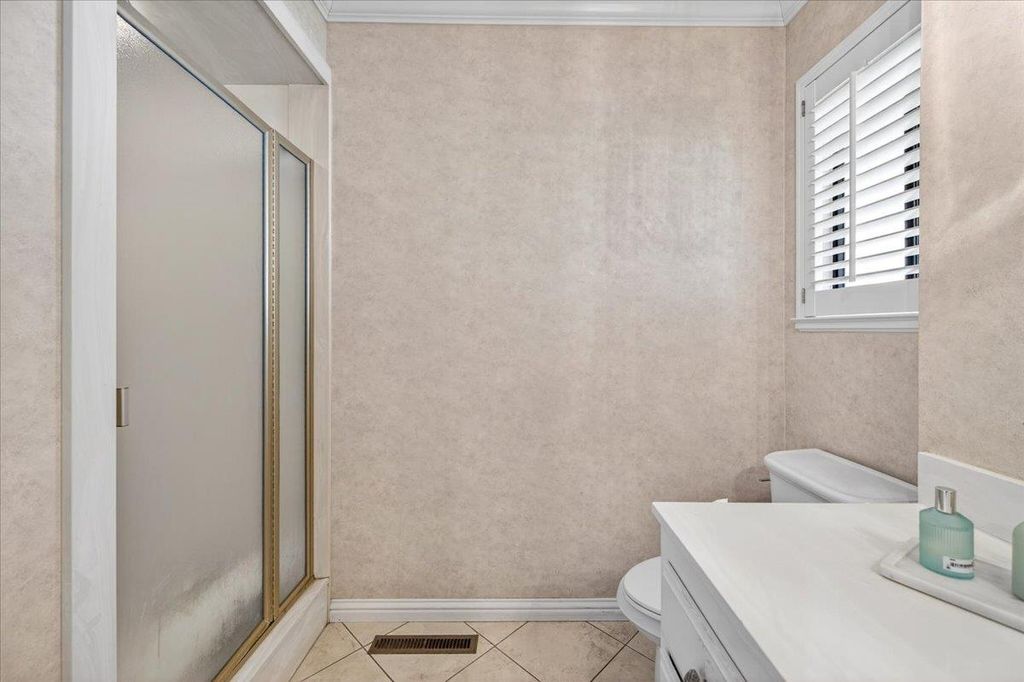 Image 27 of property listing at 5261 N Van Ness Boulevard, Fresno, CA 93711