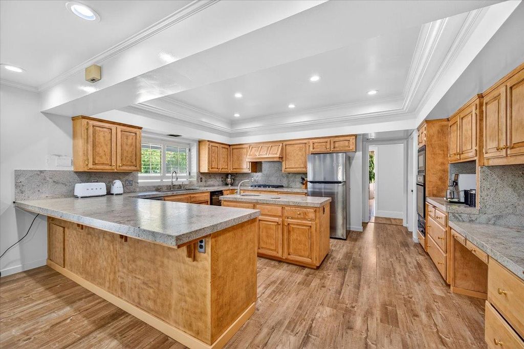 Image 31 of property listing at 5261 N Van Ness Boulevard, Fresno, CA 93711