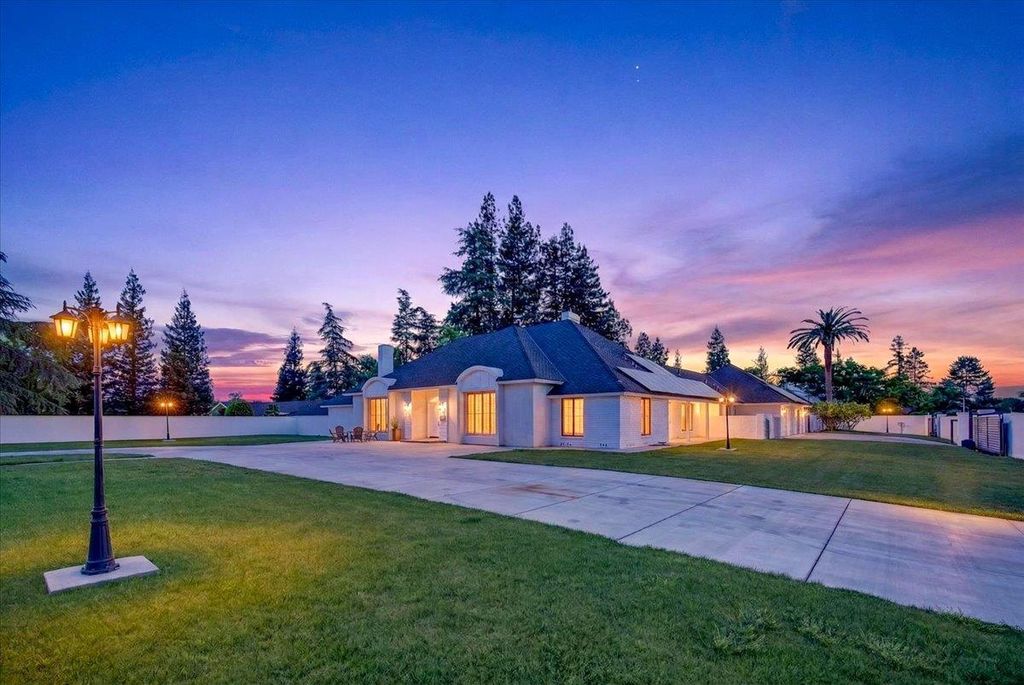 Image 5 of property listing at 5261 N Van Ness Boulevard, Fresno, CA 93711