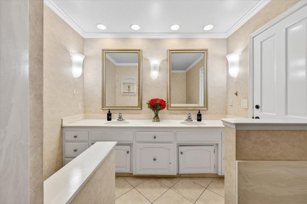 Image 67 of property listing at 5261 N Van Ness Boulevard, Fresno, CA 93711