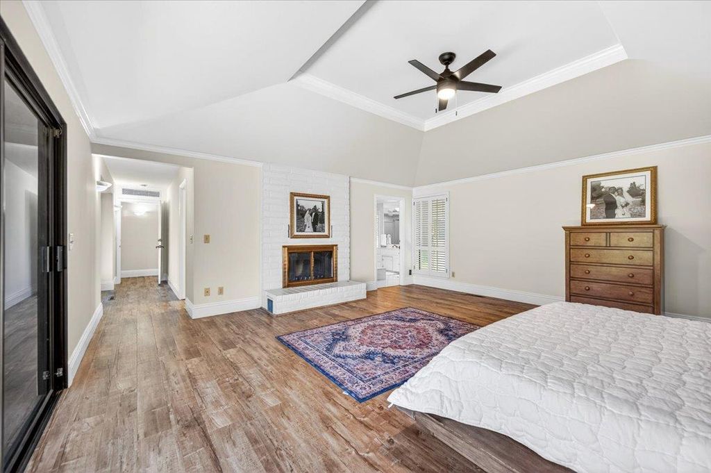 Image 76 of property listing at 5261 N Van Ness Boulevard, Fresno, CA 93711