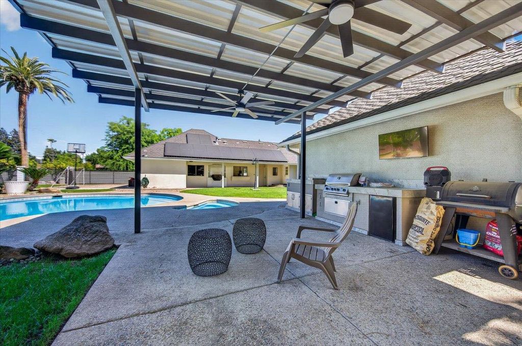 Image 88 of property listing at 5261 N Van Ness Boulevard, Fresno, CA 93711