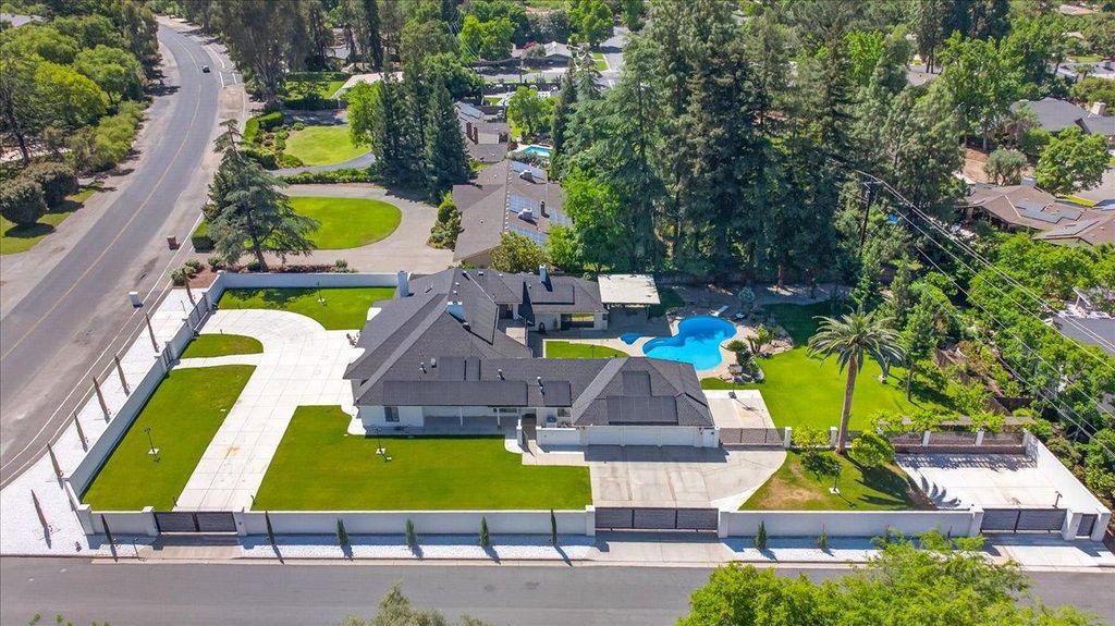 Image 9 of property listing at 5261 N Van Ness Boulevard, Fresno, CA 93711