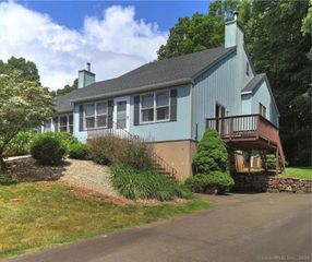 65 Valley View Drive 65, Hamden, CT 06518