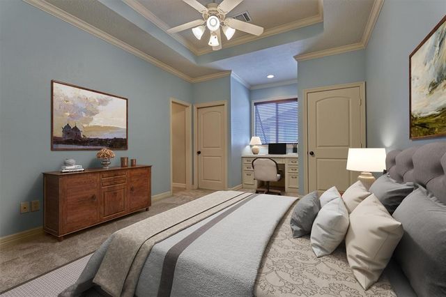 2 S Garnet Bend, The Woodlands, TX 77382