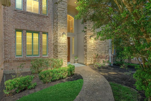 2 S Garnet Bend, The Woodlands, TX 77382