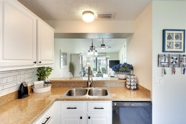 5903 36TH AVENUE CIRCLE W, Bradenton, FL 34209