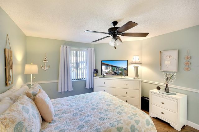 5903 36TH AVENUE CIRCLE W, Bradenton, FL 34209