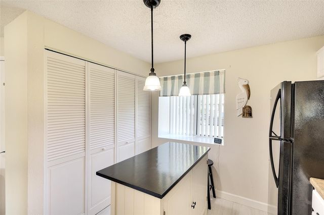 5903 36TH AVENUE CIRCLE W, Bradenton, FL 34209