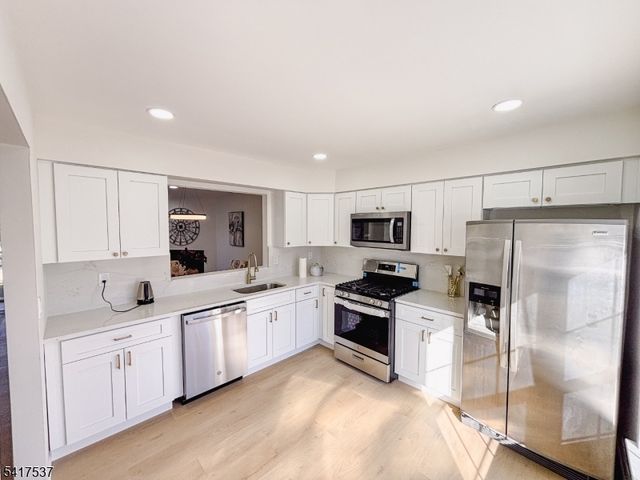 386 Inwood Ct, Franklin Twp., NJ 08873