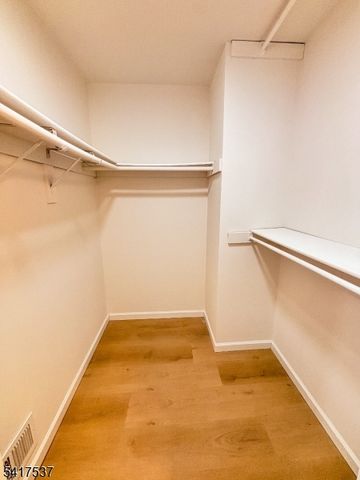 386 Inwood Ct, Franklin Twp., NJ 08873