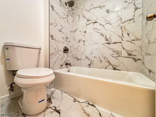 386 Inwood Ct, Franklin Twp., NJ 08873