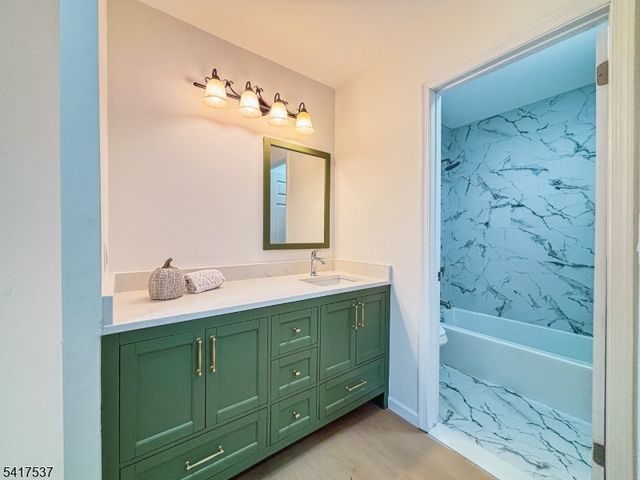 386 Inwood Ct, Franklin Twp., NJ 08873