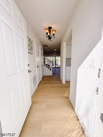 386 Inwood Ct, Franklin Twp., NJ 08873