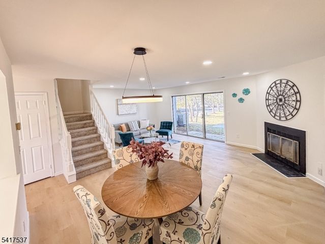 386 Inwood Ct, Franklin Twp., NJ 08873