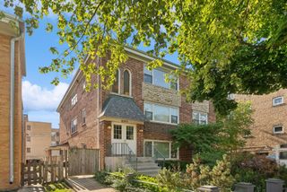 8951 Skokie Boulevard 3, Skokie, IL 60077