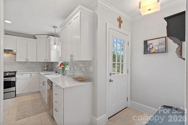 3101 Windsor Drive, Charlotte, NC 28209