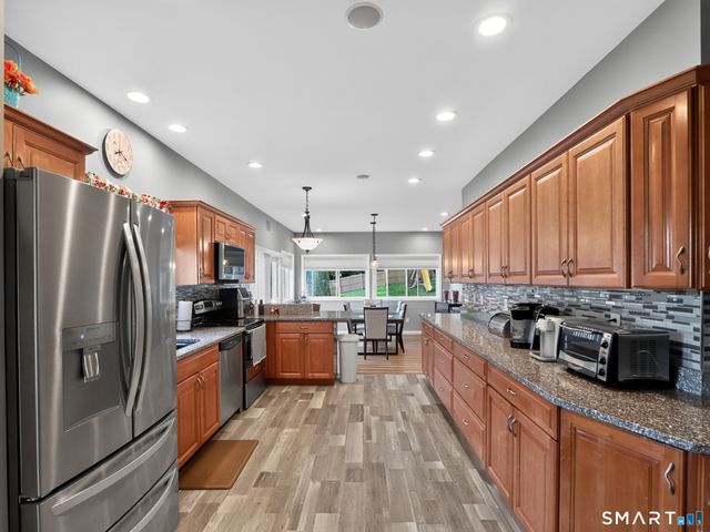 21 Sega Drive, New Milford, CT 06776