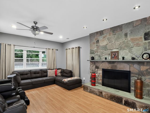 21 Sega Drive, New Milford, CT 06776