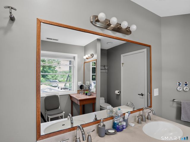 21 Sega Drive, New Milford, CT 06776