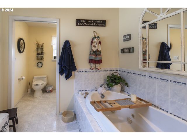 363 Se Eagle Nest Ct, Ocean Shores, WA 98569