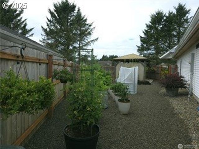 363 Se Eagle Nest Ct, Ocean Shores, WA 98569