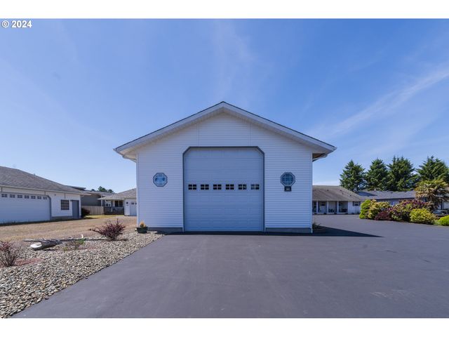363 Se Eagle Nest Ct, Ocean Shores, WA 98569