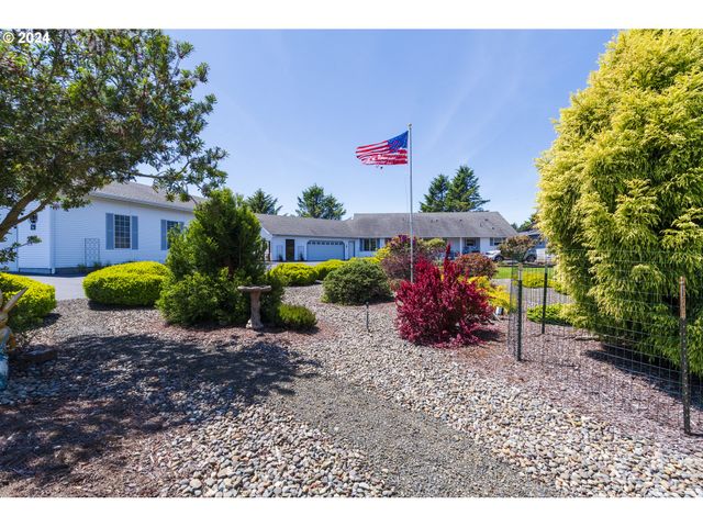 363 Se Eagle Nest Ct, Ocean Shores, WA 98569