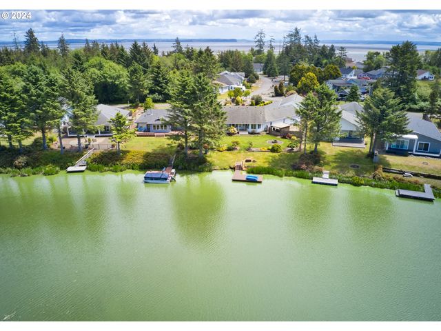 363 Se Eagle Nest Ct, Ocean Shores, WA 98569