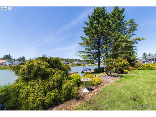 363 Se Eagle Nest Ct, Ocean Shores, WA 98569