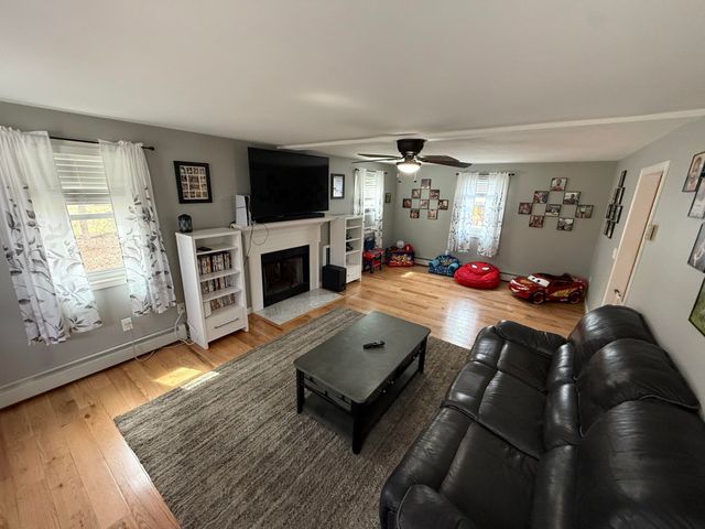 14 Garvin Road, Derry, NH 03038