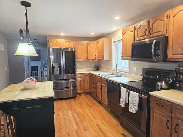 14 Garvin Road, Derry, NH 03038