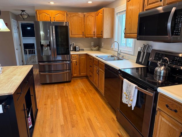 14 Garvin Road, Derry, NH 03038