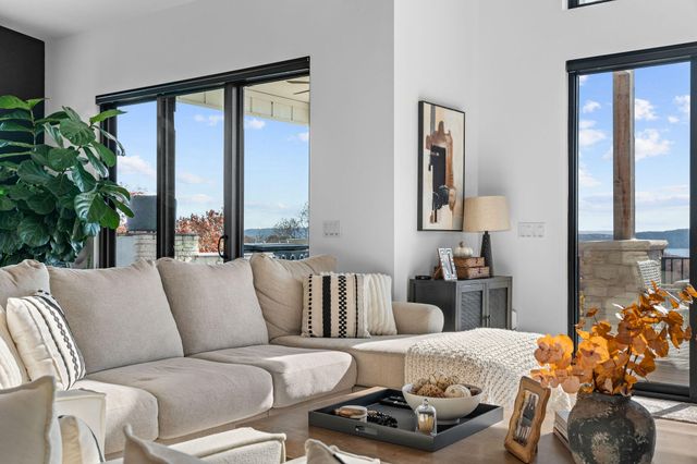 89 Ridgemont Circle, Branson West, MO 65737