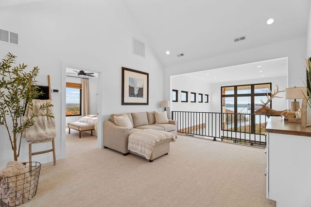 89 Ridgemont Circle, Branson West, MO 65737