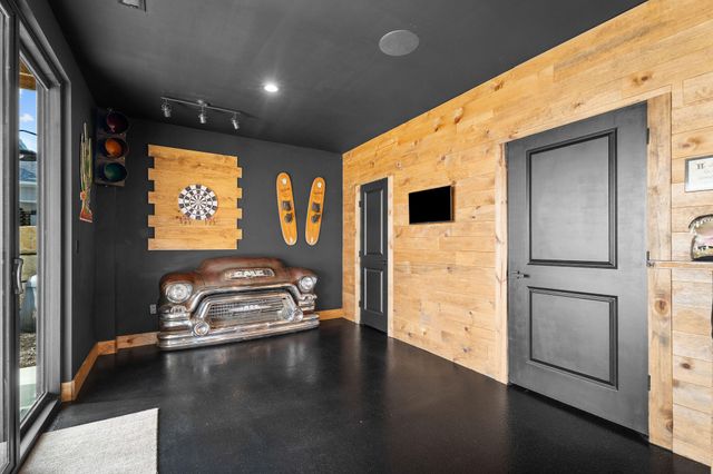 89 Ridgemont Circle, Branson West, MO 65737