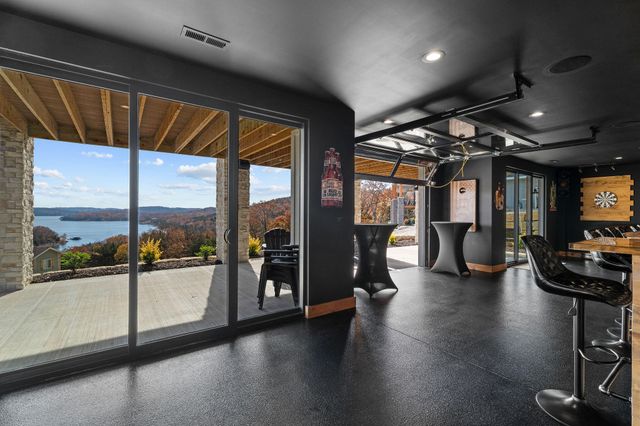 89 Ridgemont Circle, Branson West, MO 65737