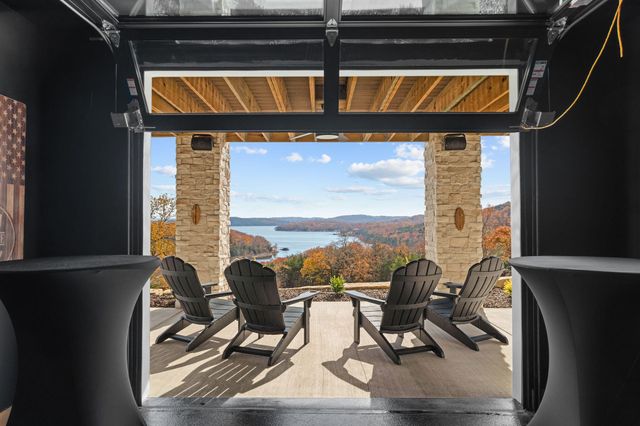 89 Ridgemont Circle, Branson West, MO 65737