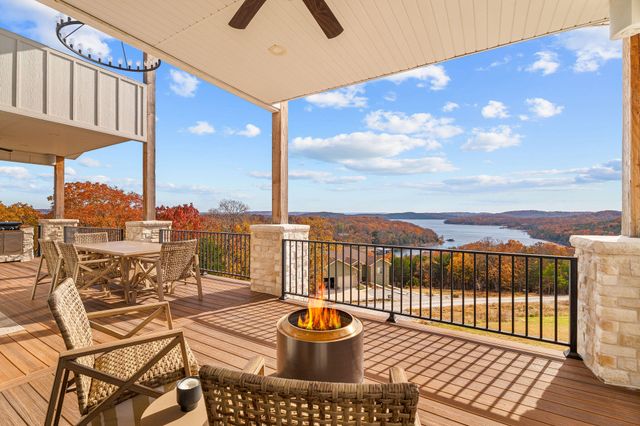 89 Ridgemont Circle, Branson West, MO 65737