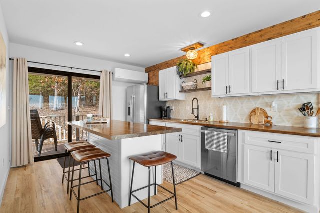 89 Ridgemont Circle, Branson West, MO 65737