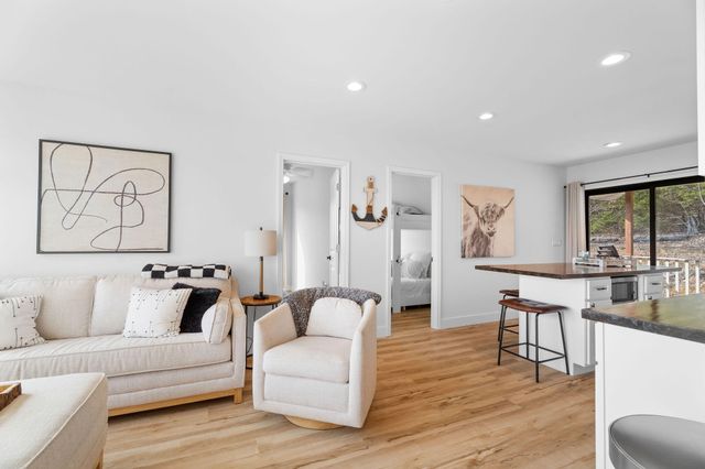 89 Ridgemont Circle, Branson West, MO 65737