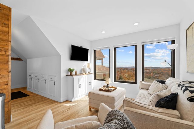 89 Ridgemont Circle, Branson West, MO 65737