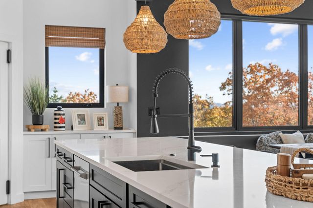 89 Ridgemont Circle, Branson West, MO 65737