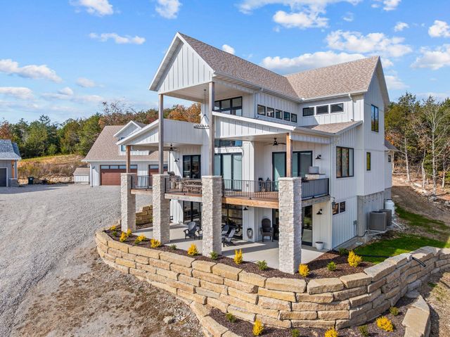 89 Ridgemont Circle, Branson West, MO 65737