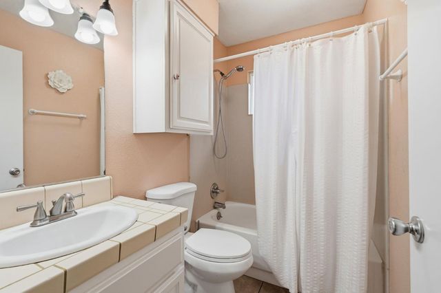 2425 Meadow Rue Drive, Modesto, CA 95355