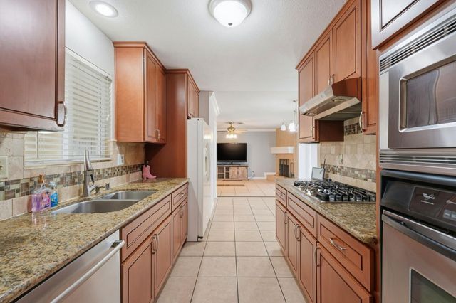 2425 Meadow Rue Drive, Modesto, CA 95355