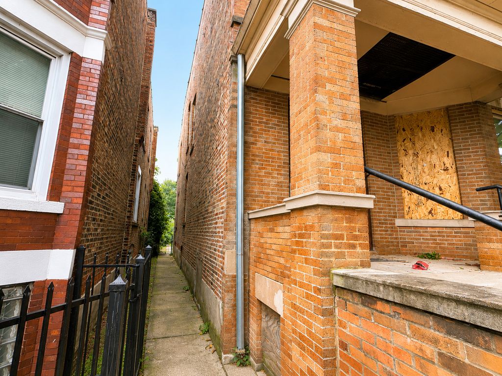 7139 S Saint Lawrence Avenue, Chicago, IL 60619 — photo 2