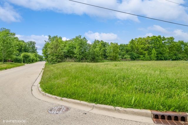 4437-4495 W Kennedy Drive, Gurnee, IL 60031