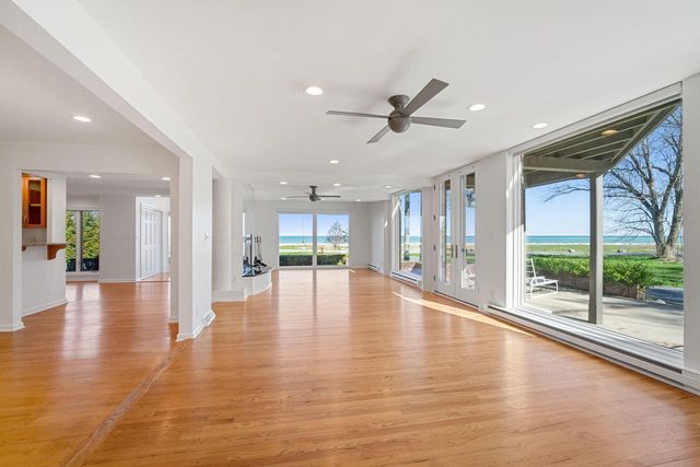 7515 N Beach DRIVE, Fox Point, WI 53217